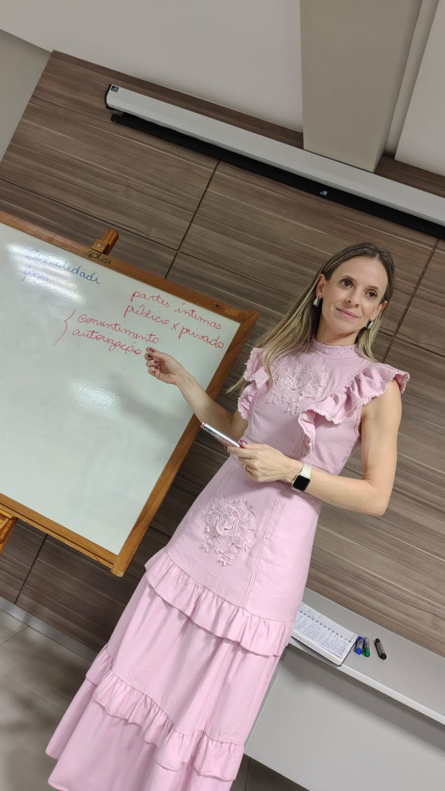 Palestra A infância e a adolescência na era digital, com psicóloga Marcela Linhares. 28/08/2025
